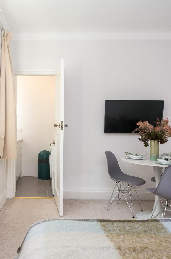 לונדון Beautifully Presented Centrally Located Studio Apartment מראה חיצוני תמונה
